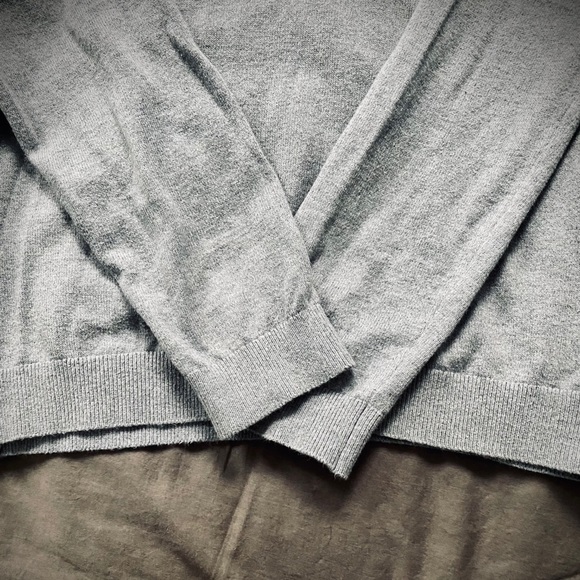 Gap Heather Grey V-Neck Sweater, Men’s Small - Picture 3 of 4